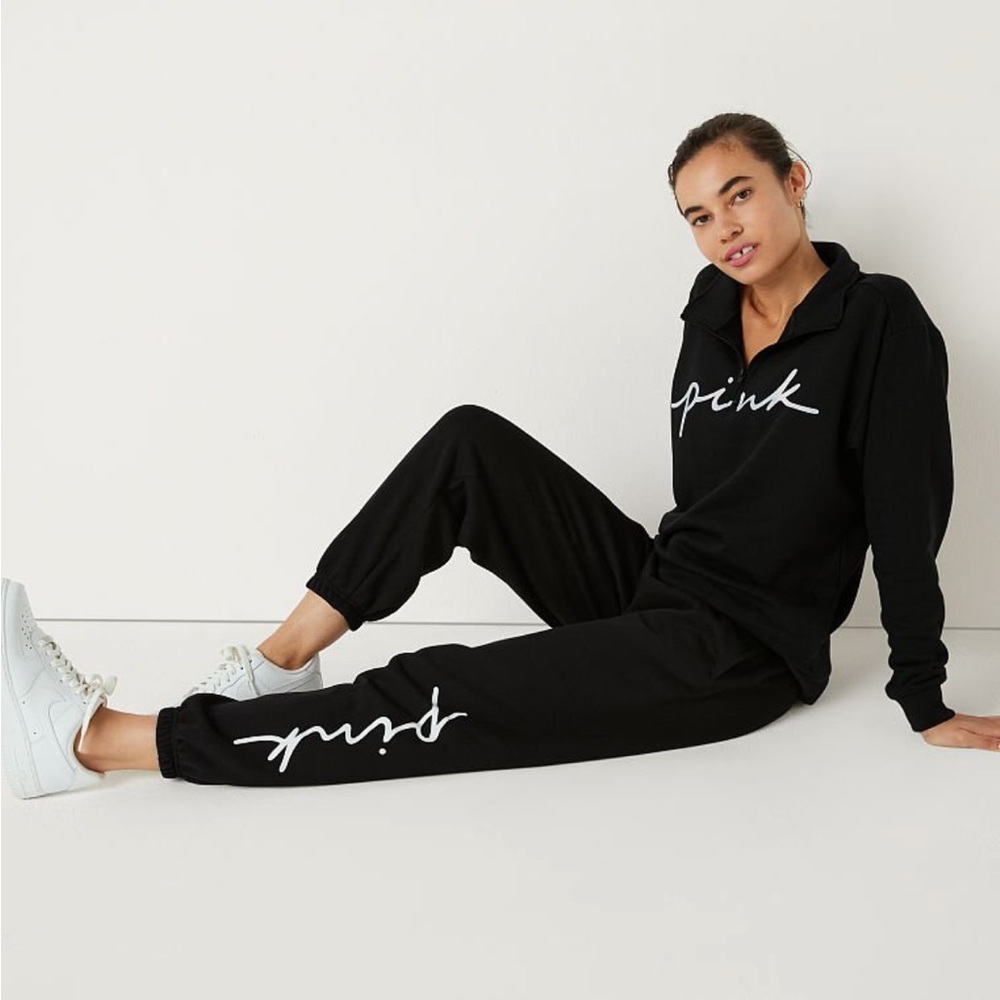 🆕 PINK Everyday Lounge Campus pant BLACK script XS extra small